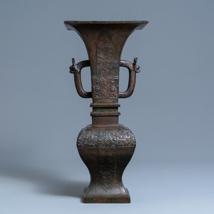A large Chinese bronze vase, Qing — photo 1