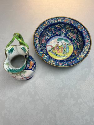 A large Chinese Canton enamel basin and jug with narrative design, early 19th C. — photo 1