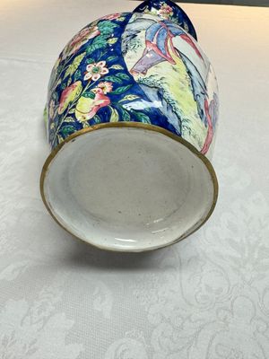 A large Chinese Canton enamel basin and jug with narrative design, early 19th C. — photo 12