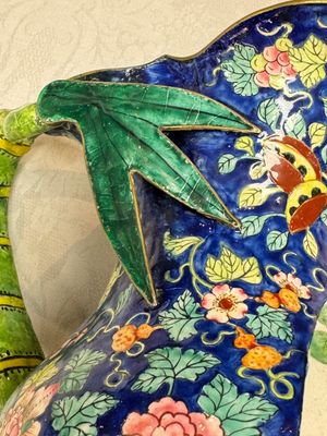 A large Chinese Canton enamel basin and jug with narrative design, early 19th C. — photo 14
