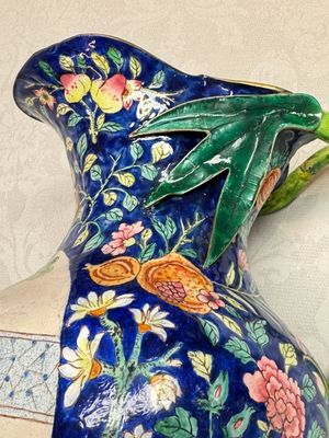 A large Chinese Canton enamel basin and jug with narrative design, early 19th C. — photo 15