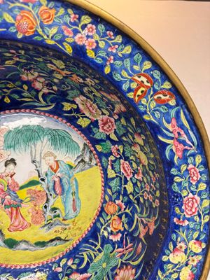A large Chinese Canton enamel basin and jug with narrative design, early 19th C. — photo 21