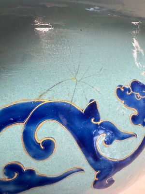 A large Chinese Canton enamel basin and jug with narrative design, early 19th C. — photo 25