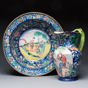 A large Chinese Canton enamel basin and jug with narrative design, early 19th C. — photo 1