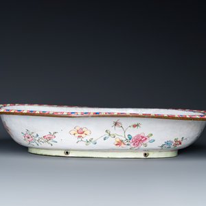 A large Chinese Canton enamel basin with garlands decorated with male heads, Qianlong — photo 8