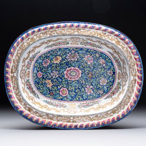 A large Chinese Canton enamel basin with garlands decorated with male heads, Qianlong — 照片 1