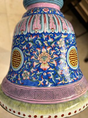 A large Chinese Canton enamel blue-ground 'shou' candlestick, Qianlong/Jiaqing — photo 31