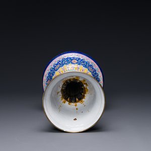 A large Chinese Canton enamel blue-ground 'shou' candlestick, Qianlong/Jiaqing — photo 5