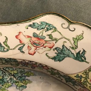 A large Chinese Canton enamel charger with figures in a garden, Yongzheng — photo 7