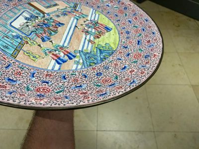 A large Chinese Canton enamel dish with narrative design, 19th C — 照片 6