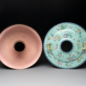 A large Chinese Canton enamel green-ground hot pot with floral design, 18th C. — photo 6