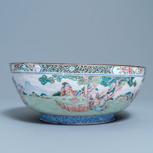 A large Chinese Canton enamel 'scholars' bowl, Yongzheng/Qianlong — photo 3