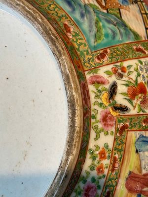 A large Chinese Canton famille rose bowl with a bronze stand, 19th C. — foto 16