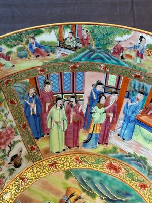 A large Chinese Canton famille rose bowl with a bronze stand, 19th C. — foto 7