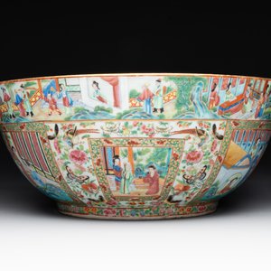 A large Chinese Canton famille rose bowl with a bronze stand, 19th C. — foto 5