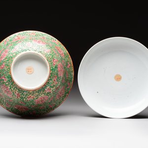 A large Chinese Canton famille rose 'lotus' Bencharong bowl and cover for the Thai market, 19th C. — photo 8