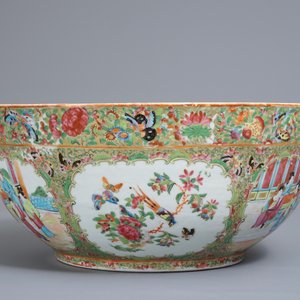 A large Chinese Canton famille rose 'mandarin' bowl, 19th C. — photo 3
