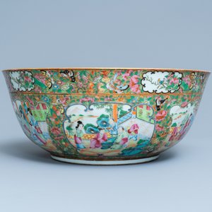 A large Chinese Canton famille rose monogrammed bowl, 19th C. — 照片 2