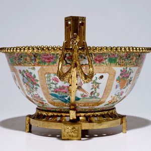 A large Chinese Canton famille rose ormolu-mounted bowl, 19th C. — photo 5