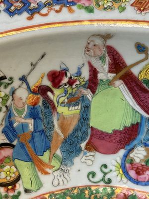 A large Chinese Canton famille rose 'Qi Lin Song Zi 麒麟送子' basin, 19th C. — photo 4