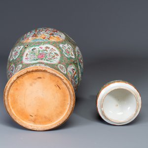 A large Chinese Canton famille rose vase and cover with narrative design, 19th C. — photo 6