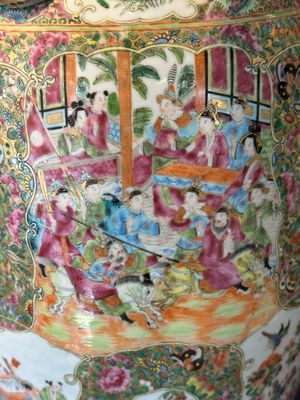 A large Chinese Canton famille rose vase with narrative design, 19th C. — 照片 14
