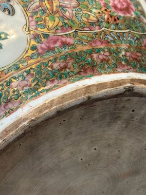 A large Chinese Canton famille rose vase with narrative design, 19th C. — 照片 16