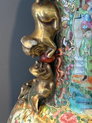 A large Chinese Canton famille rose vase with narrative design, 19th C. — 照片 8