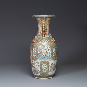 A large Chinese Canton famille rose vase with narrative design, 19th C. — 照片 2
