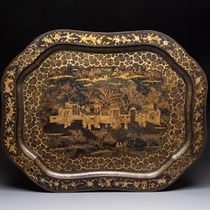 A large Chinese Canton gilt-decorated black lacquer tray with narrative design, 19th C. — foto 1