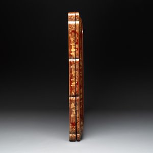 A large Chinese Canton gilt-lacquered garment box with landscape and figural design, 19th C. — photo 6