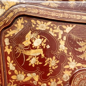 A large Chinese Canton gilt-lacquered presentation box with narrative design, 19th C. — foto 9