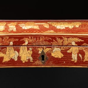 A large Chinese Canton gilt-lacquered presentation box with narrative design, 19th C. — foto 10