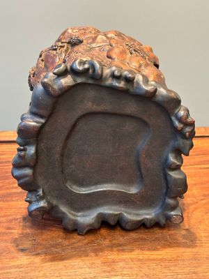 A large Chinese carved huanghuali wooden brush pot with Taoist design, 17/18th C. — photo 14