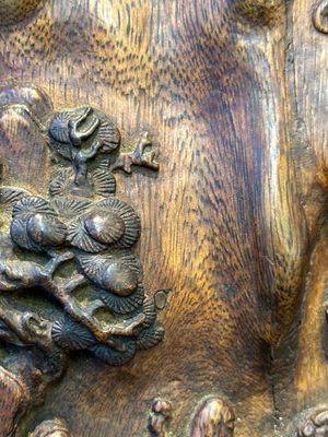 A large Chinese carved huanghuali wooden brush pot with Taoist design, 17/18th C. — photo 7