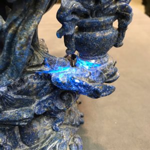 A large Chinese carved lapis lazuli model of Guanyin, 20th C. — photo 26