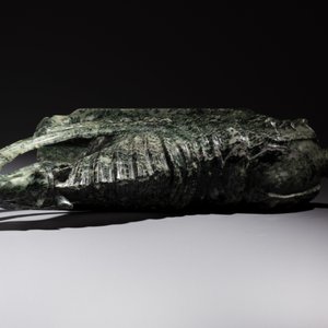 A large Chinese carved serpentine horse on a wooden stand, 20th C. — 照片 6