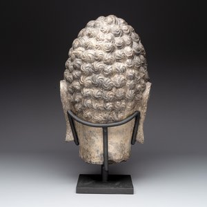 A large Chinese carved stone head of Buddha with traces of gilding and polychromy, Ming — foto 4