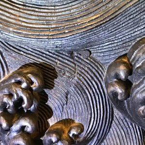 A large Chinese carved zitan wood panel with jade and turquoise, set in a hongmu wood frame and stand, Qianlong — photo 51
