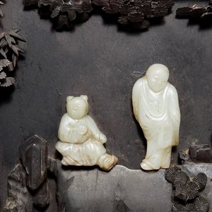 A large Chinese carved zitan wood panel with jade and turquoise, set in a hongmu wood frame and stand, Qianlong — photo 6