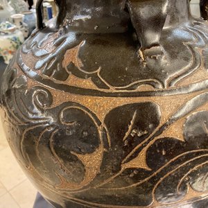 A large Chinese Cizhou vase with engraved floral design, Yuan/Ming — photo 19