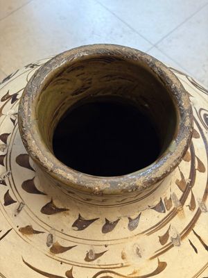 A large Chinese Cizhou ware slip-glazed wine jar, Ming — photo 2