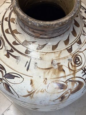 A large Chinese Cizhou ware slip-glazed wine jar, Ming — photo 8