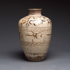A large Chinese Cizhou ware slip-glazed wine jar, Ming — photo 4
