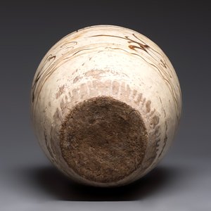 A large Chinese Cizhou ware slip-glazed wine jar, Ming — photo 7