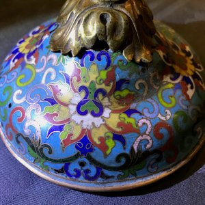 A large Chinese cloisonné and inlaid gilt bronze 'Duomuhu' ewer, Republic, 20th C. — photo 9