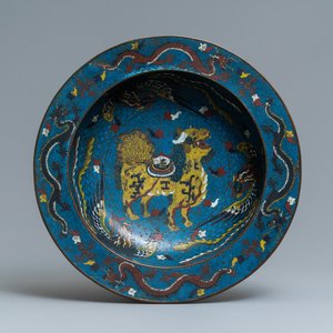 A large Chinese cloisonné basin with a qilin, phoenixes and dragons, Republic — 照片 1