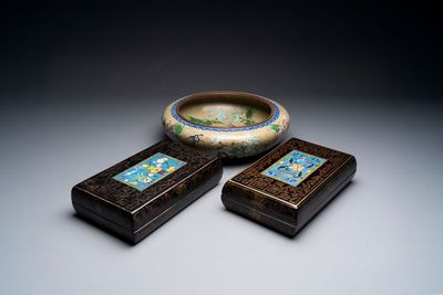 A large Chinese cloisonné brush washer and a pair of gilt-lacquered covered boxes with cloisonné plaques, 20th C.