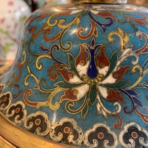 A large Chinese cloisonné incense burner and cover, 18/19th C. — 照片 13
