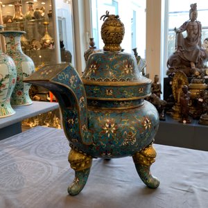 A large Chinese cloisonné incense burner and cover, 18/19th C. — 照片 14